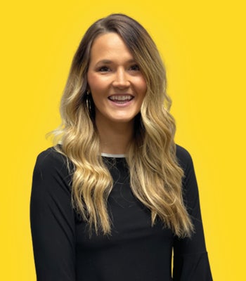 Portrait of Arionna Massey, Broker/Agent.